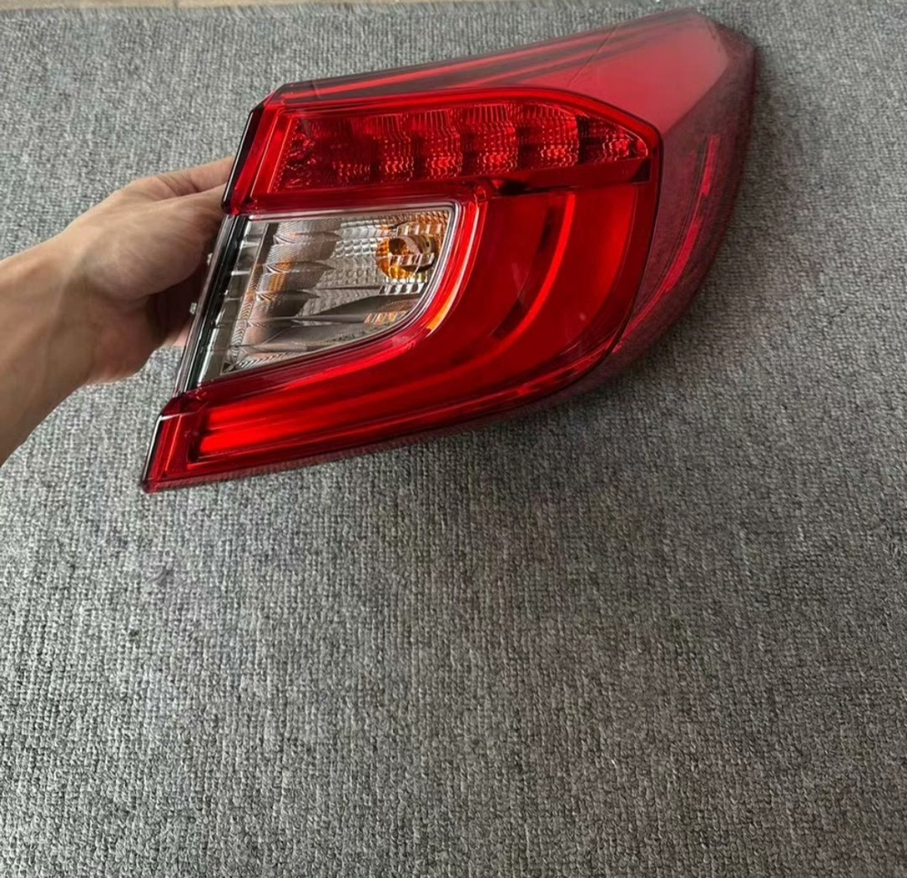 Задний фонарь (левая/правая) оригинал Honda Accord 10