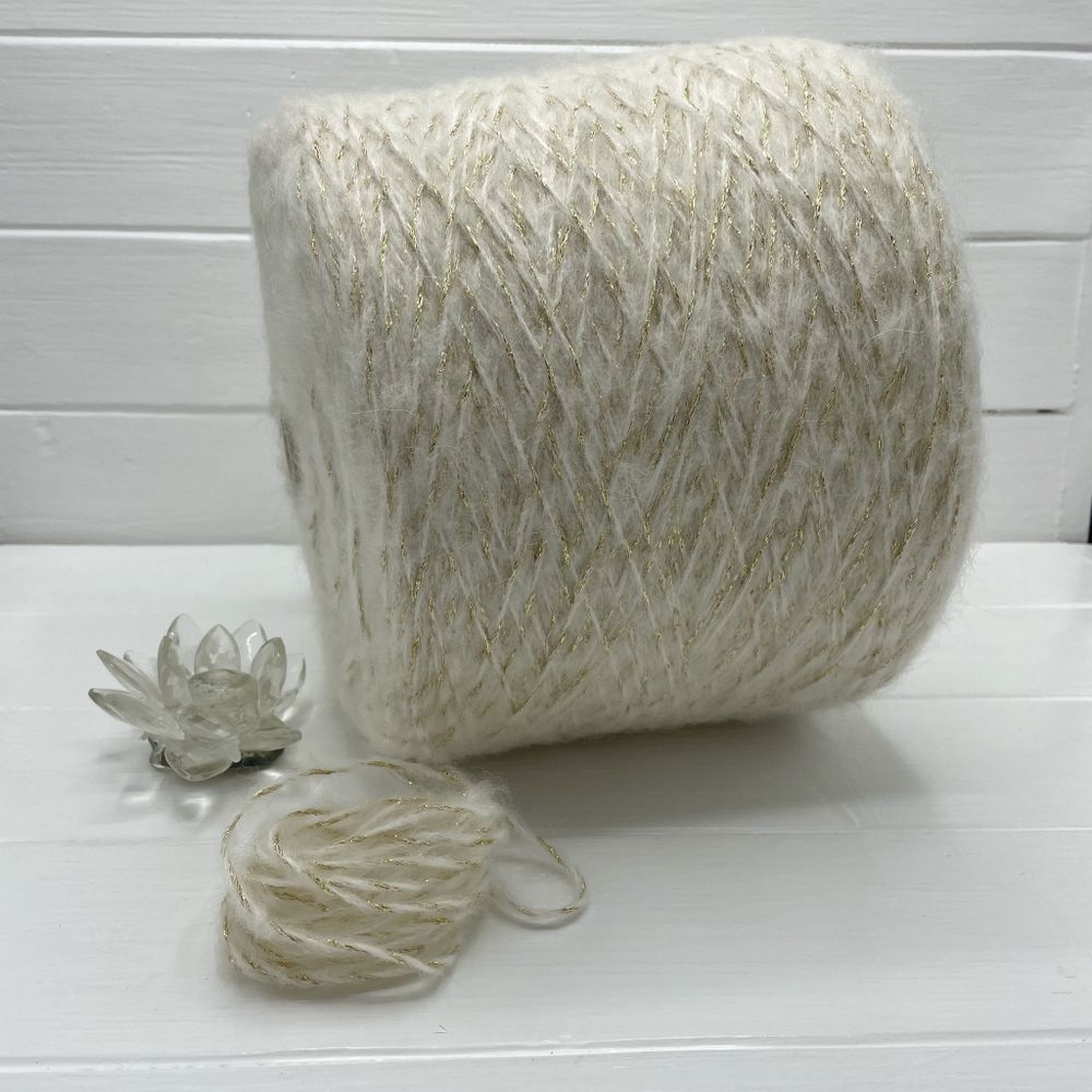 LAGOPOLANE 40% мохер суперкид 20% меринос 15% люрекс 25% полиамид