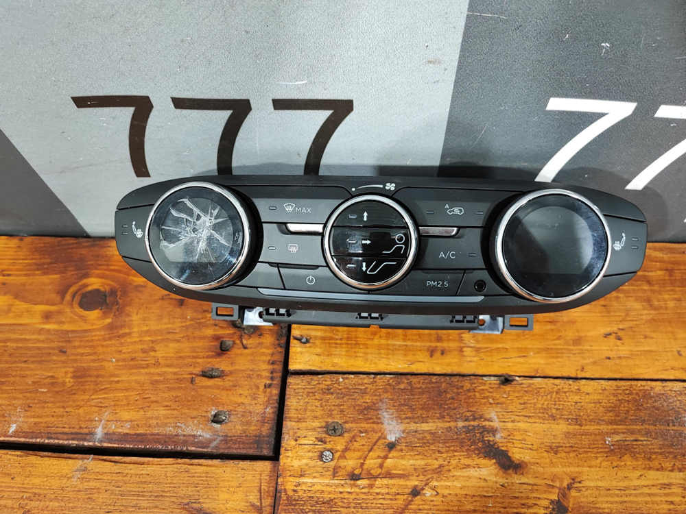 Панель управления климатом Chery Exeed 20-22 Б/У Оригинал 301000090AA