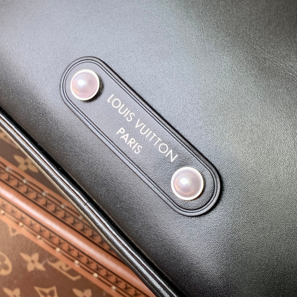 Louis Vuitton Nil Bag
