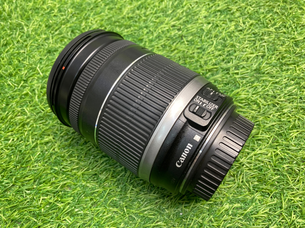 Canon EF-S 18-200mm 3.5-5.6 IS