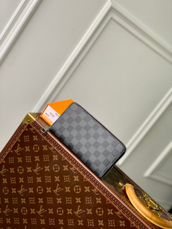 Louis Vuitton Zippy Wallet
