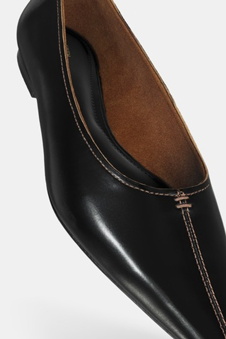 ZARA КОЖАНЫЕ БАЛЕТКИ С ДЕКОРАТИВНОЙ СТРОЧКОЙ, ЧЕРНЫЙ