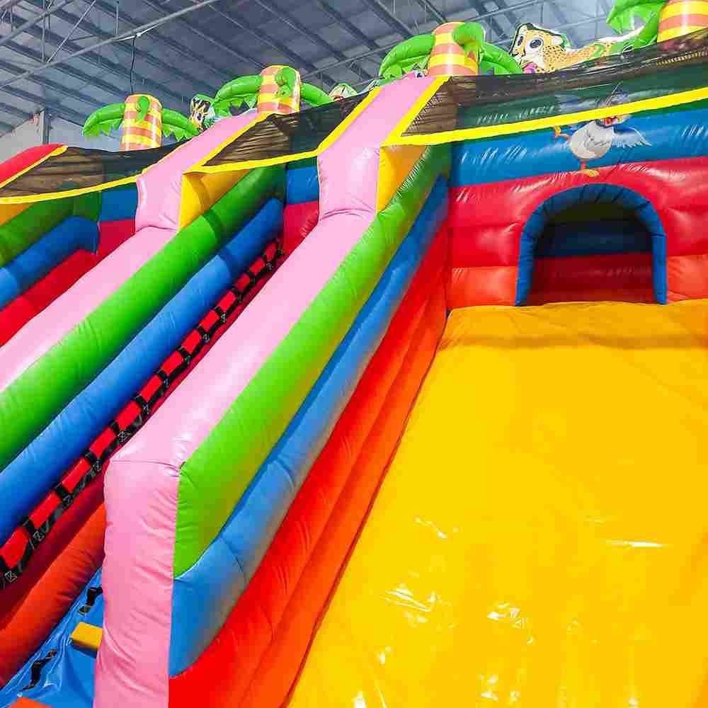 Коммерческий надувной батут «Дружная компания»,  8*6*5 м.