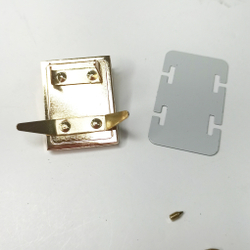 Замок-защелка на винтах 30*40 Золото