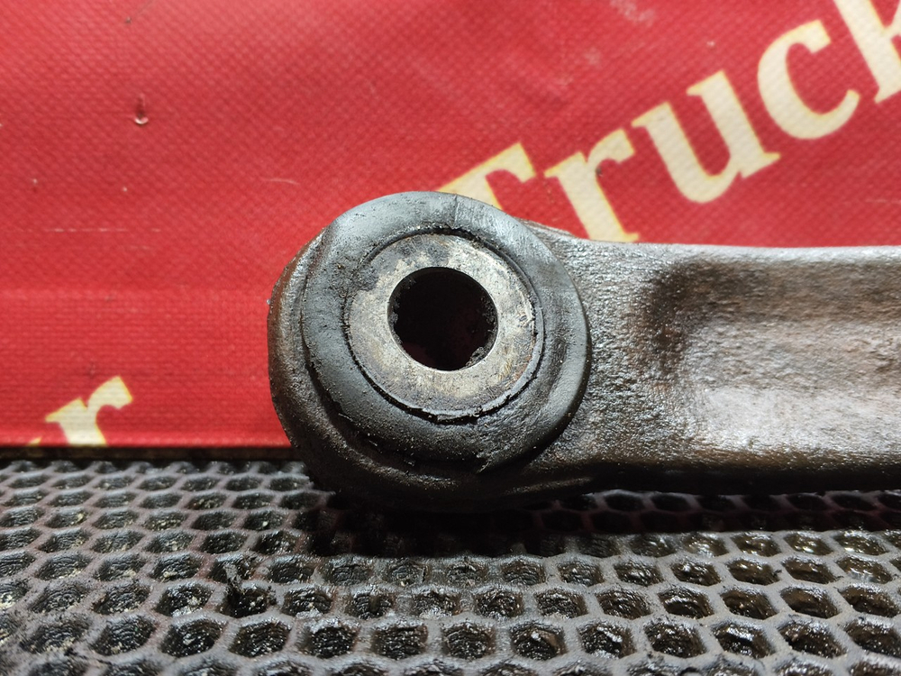 Стойка переднего стабилизатора