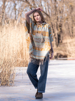 Пончо шерстяное с орнаментом