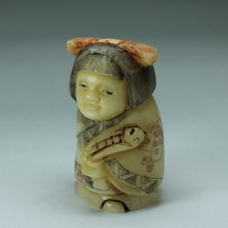 Нэцкэ Девушка с угрем