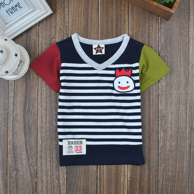 Футболка в полоску с контрастными рукавами и аппликацией