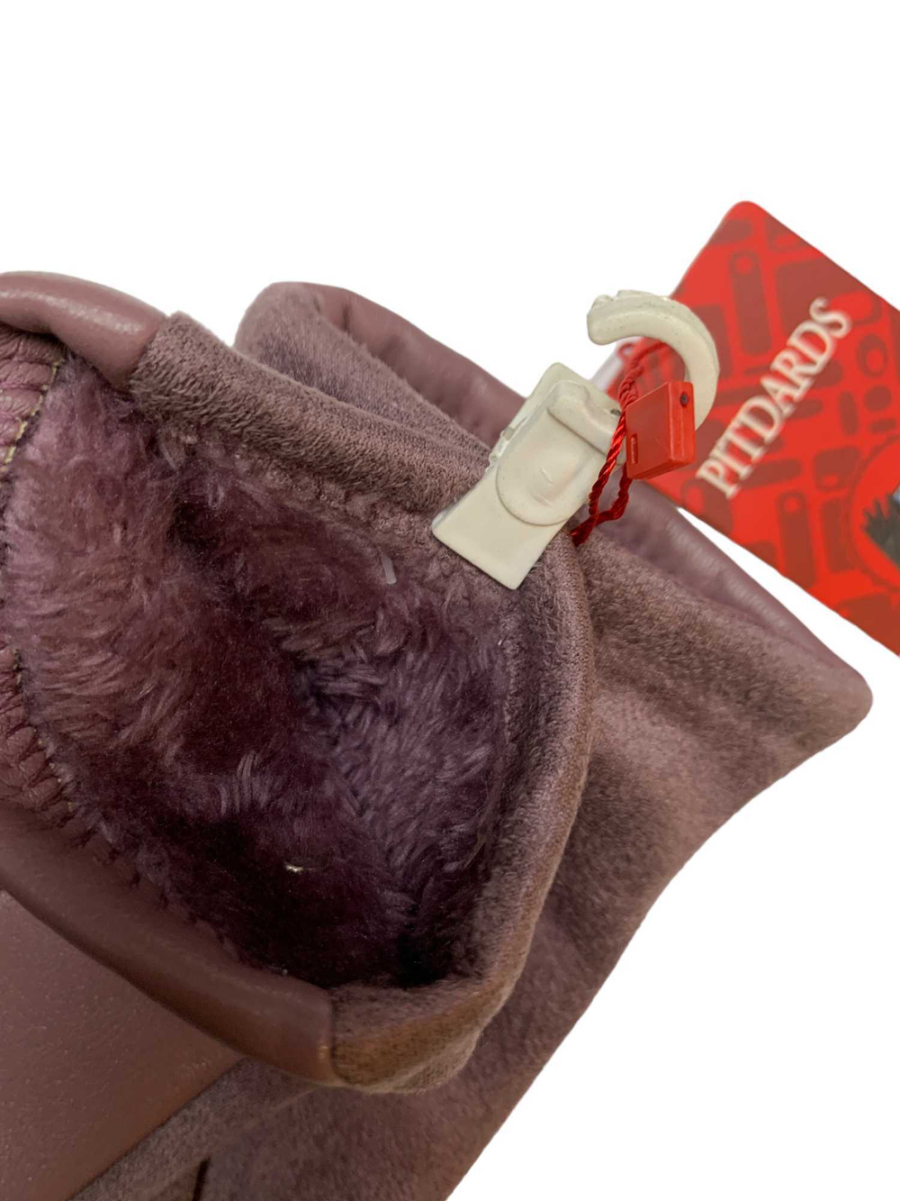 Перчатки. Женские. Материал верха: Эко кожа. Замша. Подклад: Плюш-флис. Сверху эко кожа, ладошка замша. Сенсорные. В упаковке 12 шт разные цвета.