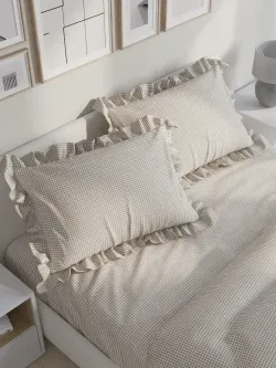 Декоративная наволочка с рюшами, оборками "Бежевая клеточка" 50х70 см, 1 шт, без молнии