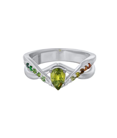 Кольцо из серебра со вставками из демантоидов