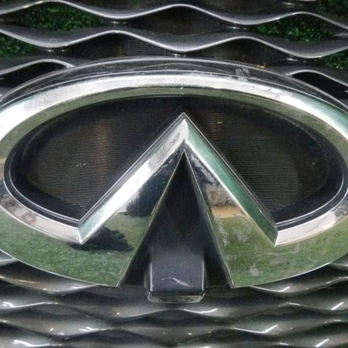 Решетка радиатора Infiniti QX60 (2016-2020)
