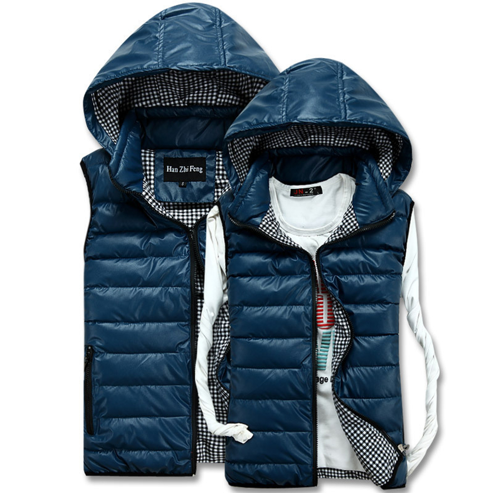 Жилет однотонный болоневый с капюшоном