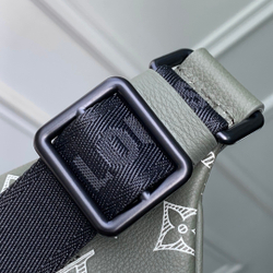 Louis Vuitton Discovery Bumbag