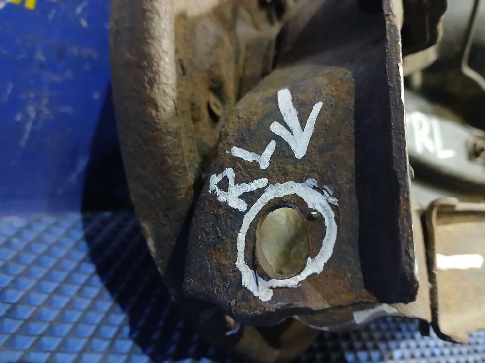 Ступица задняя левая Honda CR-V 1996