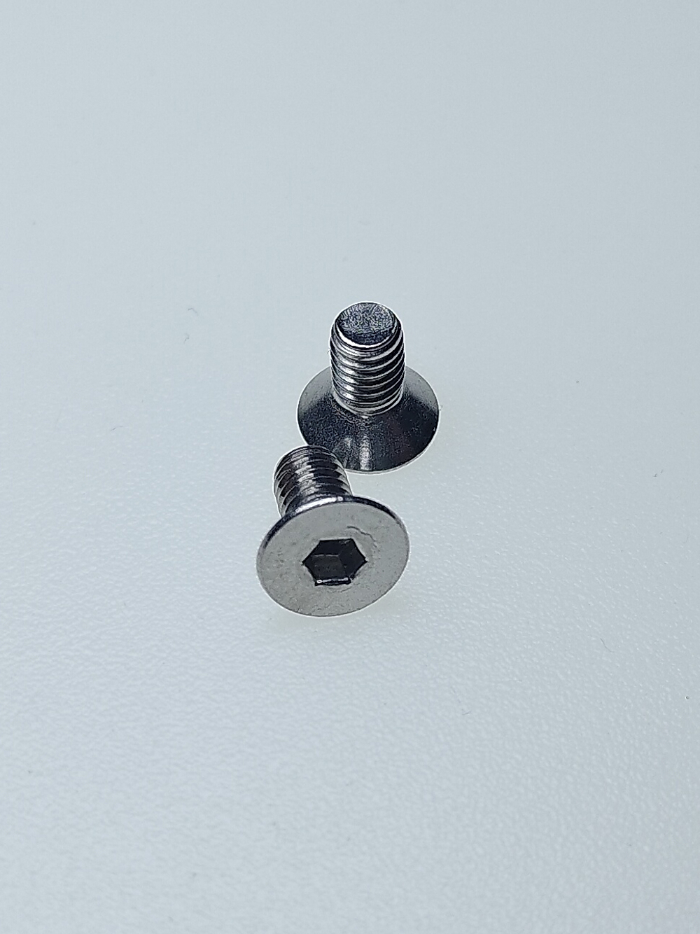 4х8 Винт потай с внут.шестигр. нерж. А2-70 DIN7991 (30 шт.)