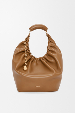 Loewe Средняя сумка-мешок Squeeze из мягкой кожи ягненка наппа, светло-коричневый