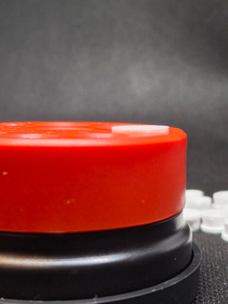 Заглушка пластиковая для отверстий белая D10 мм - 20 шт.