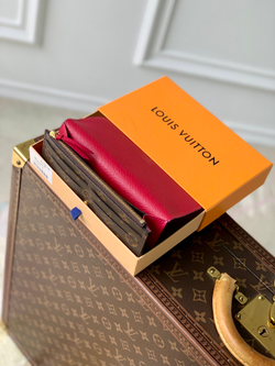 Louis Vuitton Emilie Wallet