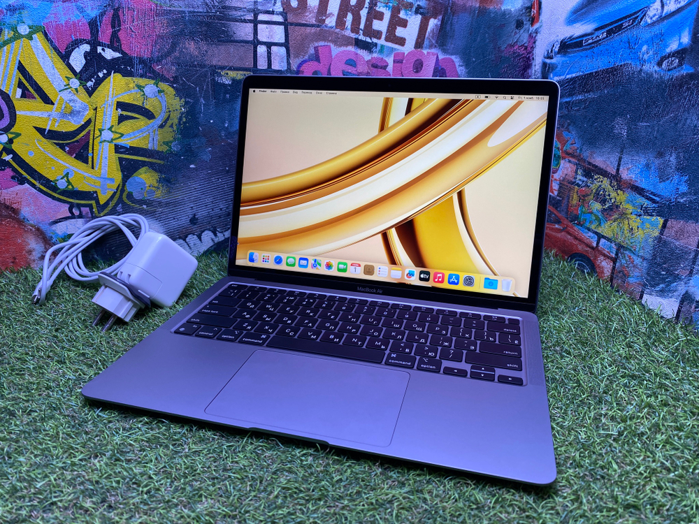 MacBook Air 13 2020 M1/8GB/256GB A2337 (9 циклов)
