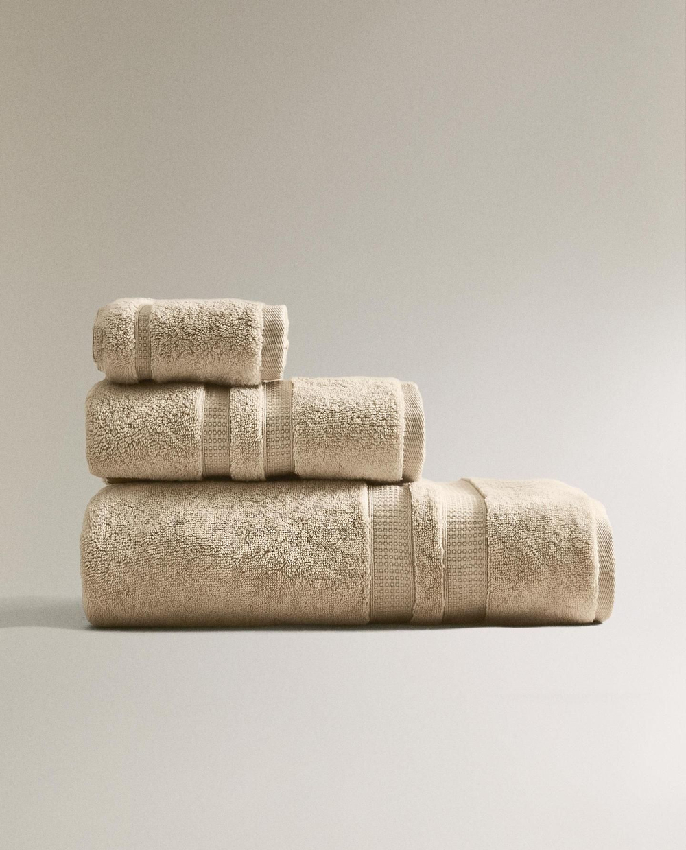 Zara Home - Очень мягкое двойное бордюрное банное полотенце, бежевый, 90х150 см