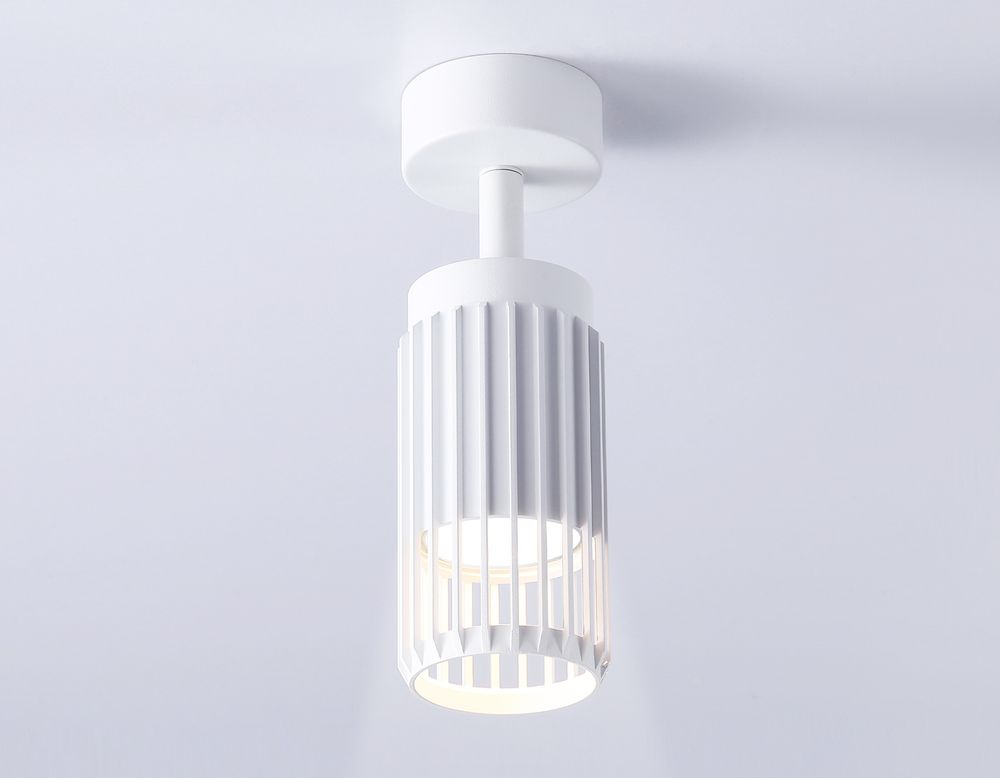 Ambrella Накладной поворотный спот со сменной лампой GU10 Techno family TN51677