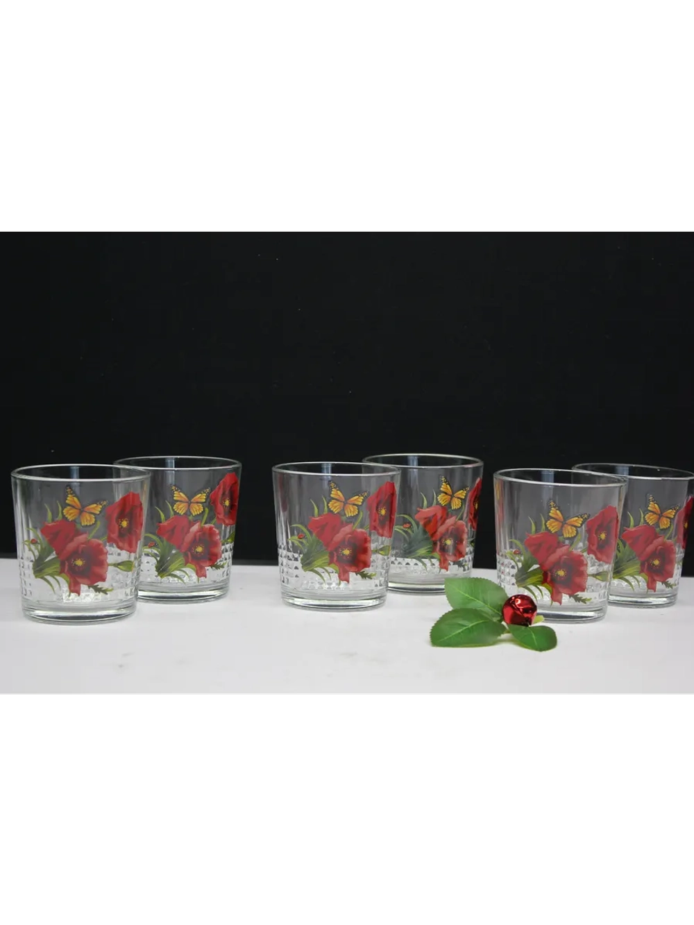 Стакан для напитков сока и воды