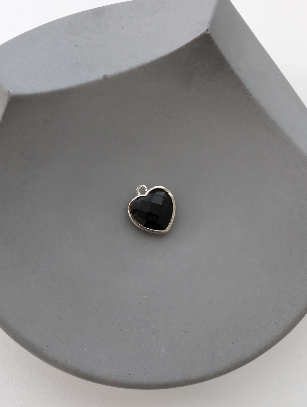 Подвеска сердце черный агат имитация, 13мм
