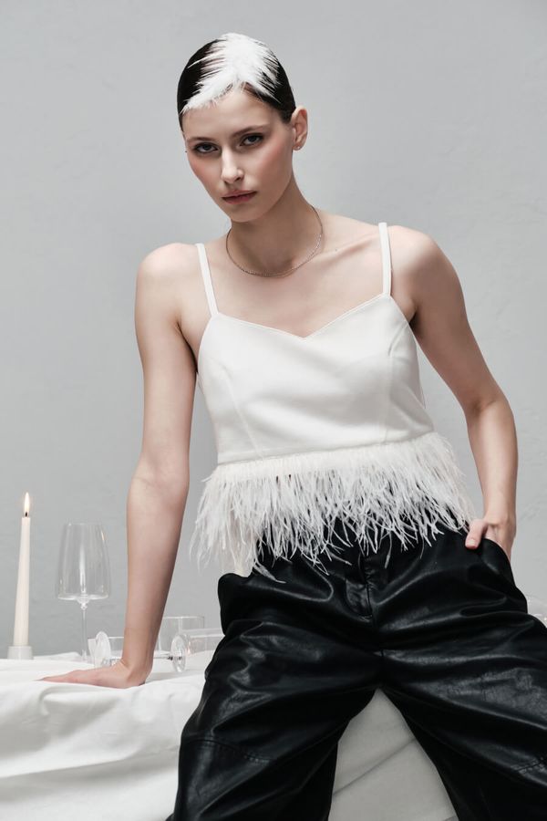 Топ с перьями