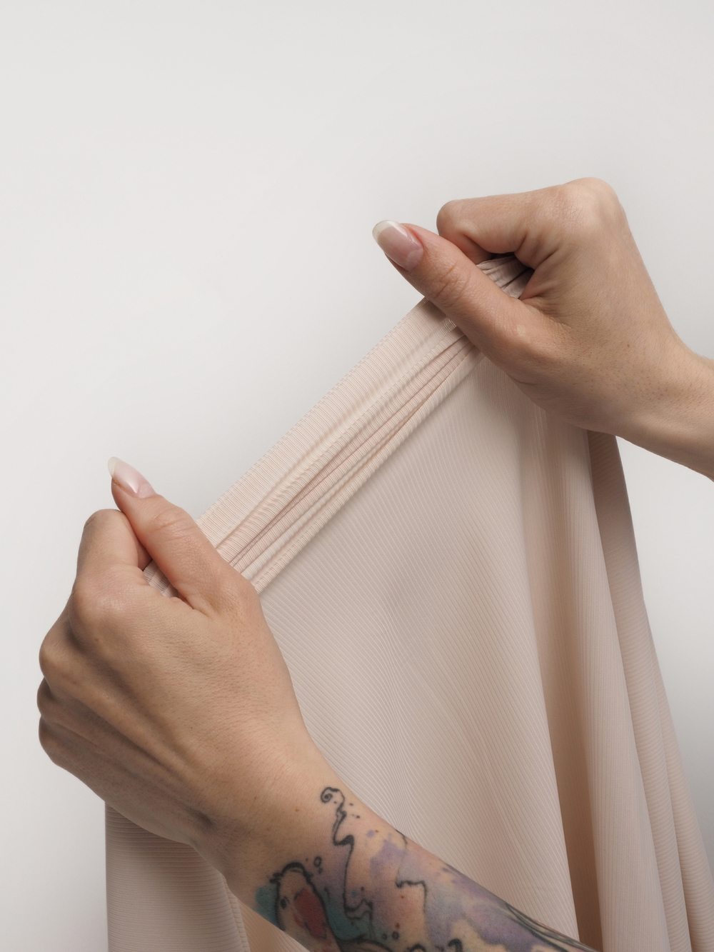 Микрофибра бельевая в рубчик матовая эластичная серебристый пион