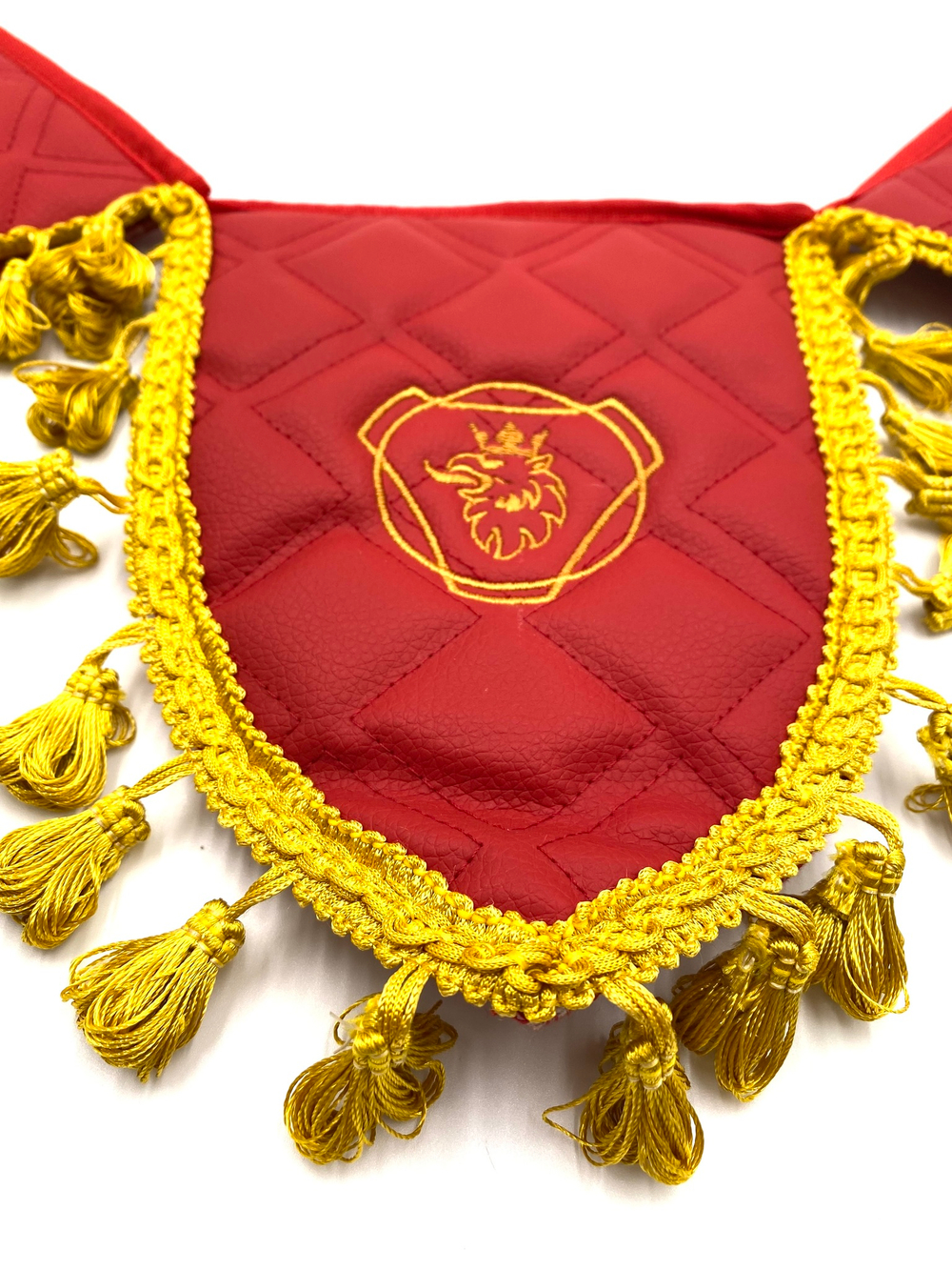 Вымпел тройной Scania (экокожа, красный с желтой вышивкой)