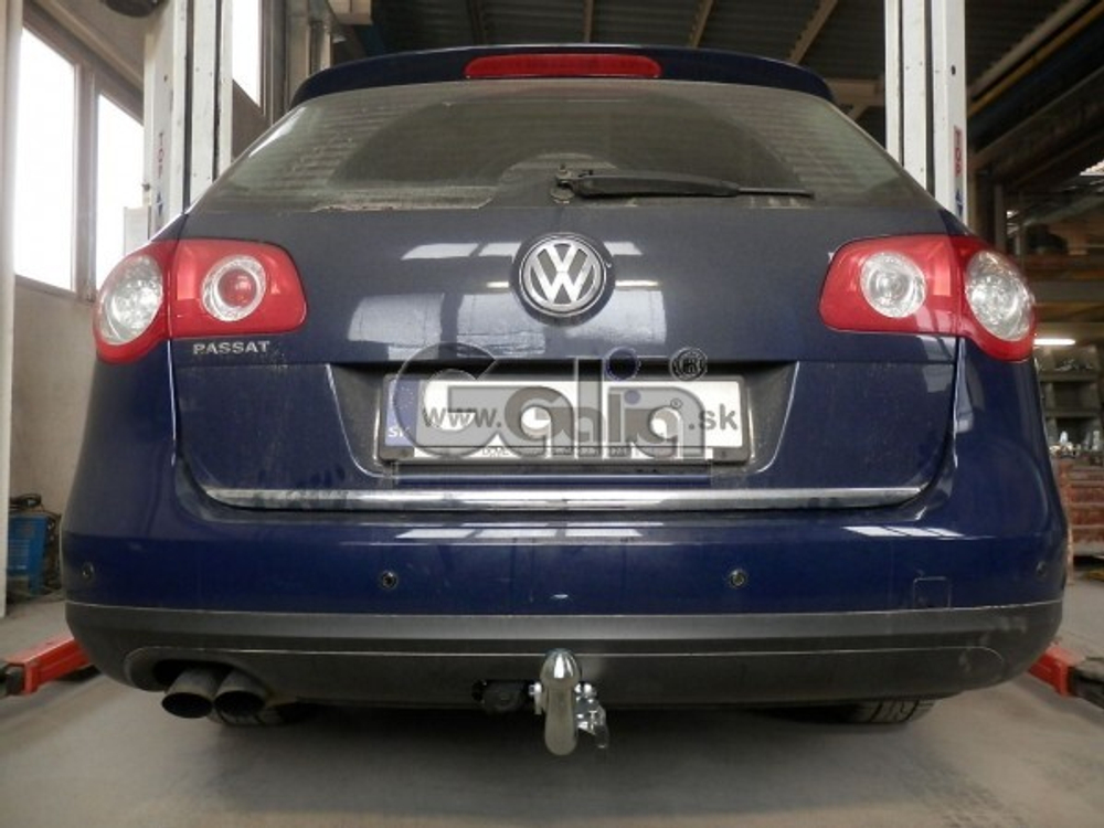 Фаркоп оцинкованный Galia V071C для Volkswagen Passat B6 2005-2010, Passat B7 2010-2015, Passat CC 2012-, Passat Alltrack B7 2012-2015(паспорт и сертификат в комплекте)(без электрики)