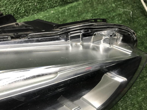 Битая Фара правая BMW X1 F48 (2015-2019) LED