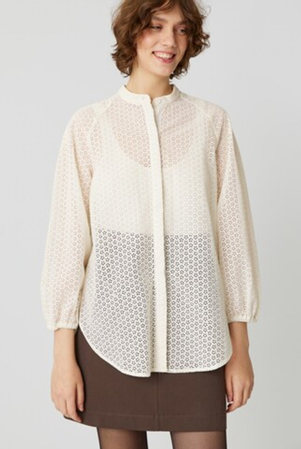 Рубашка покроя реглан из молочного шитья