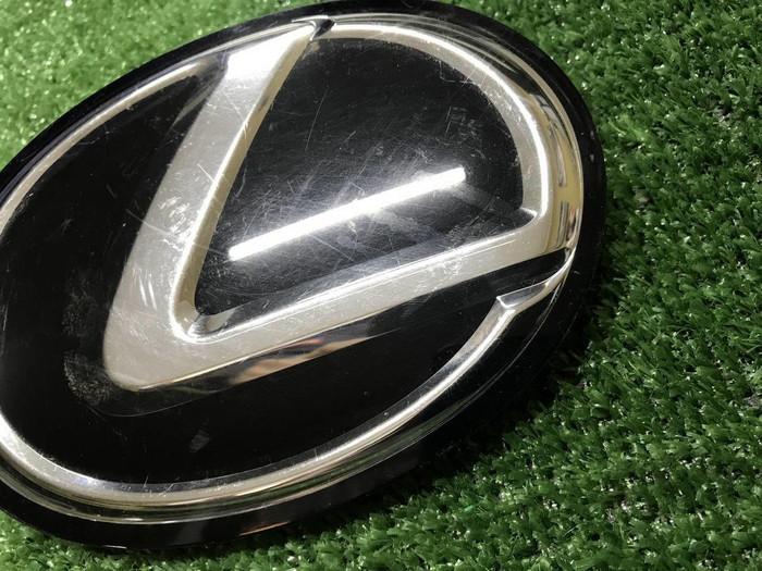 Эмблема решетки радиатора Lexus RX 4 (2019-2022)