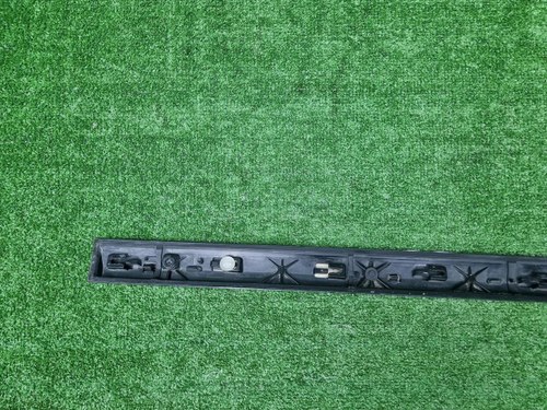 Накладка двери передняя правая BMW X7 G07 (19-нв)