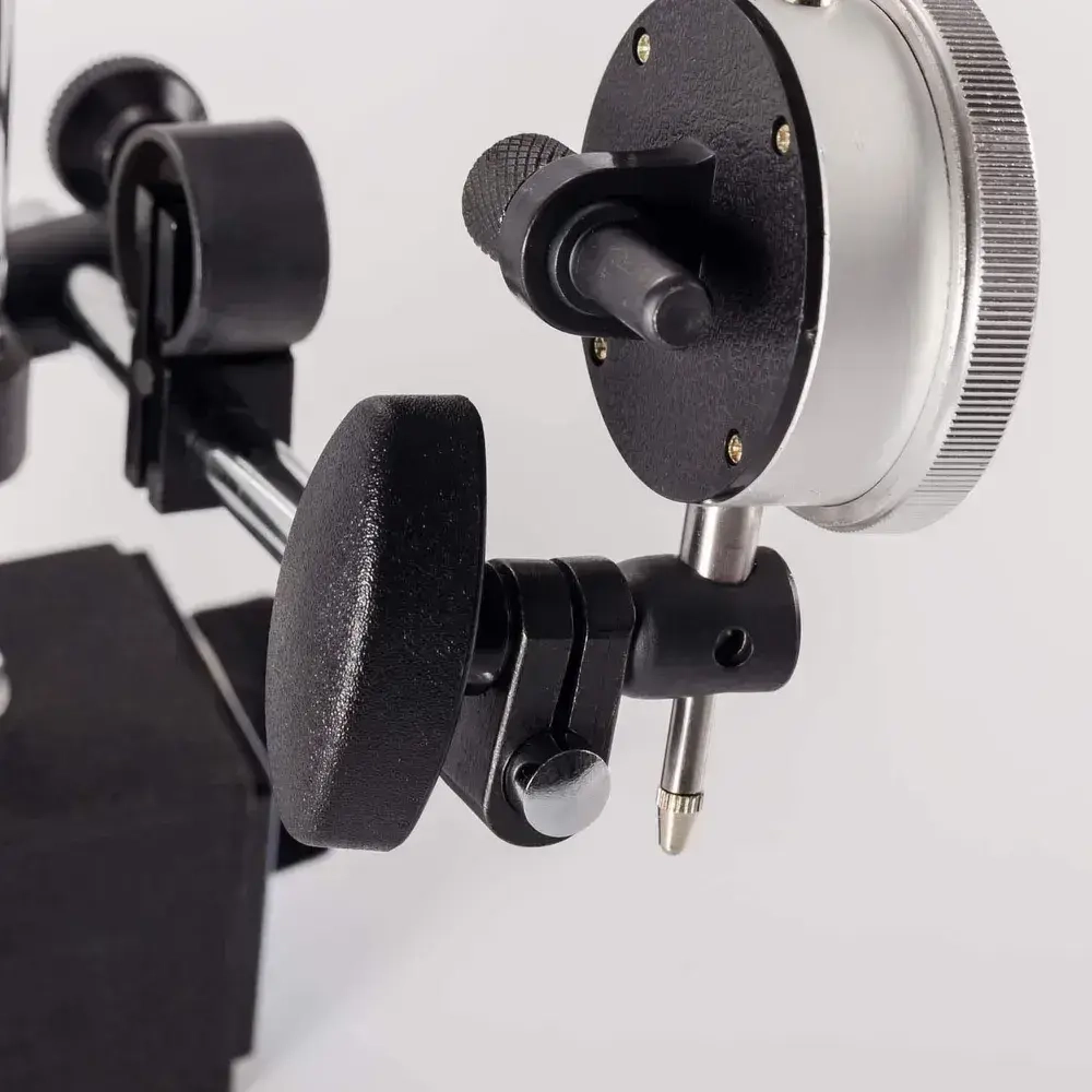 Индикатор часового типа ИЧ-10 с магнитной стойкой и комплектом принадлежностей для индикатора