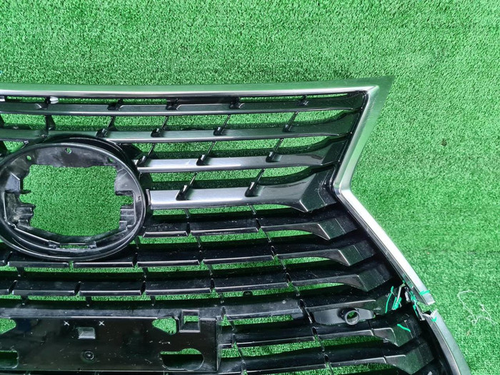 Решетка радиатора Lexus NX 1 (2017-2021) Black Vision