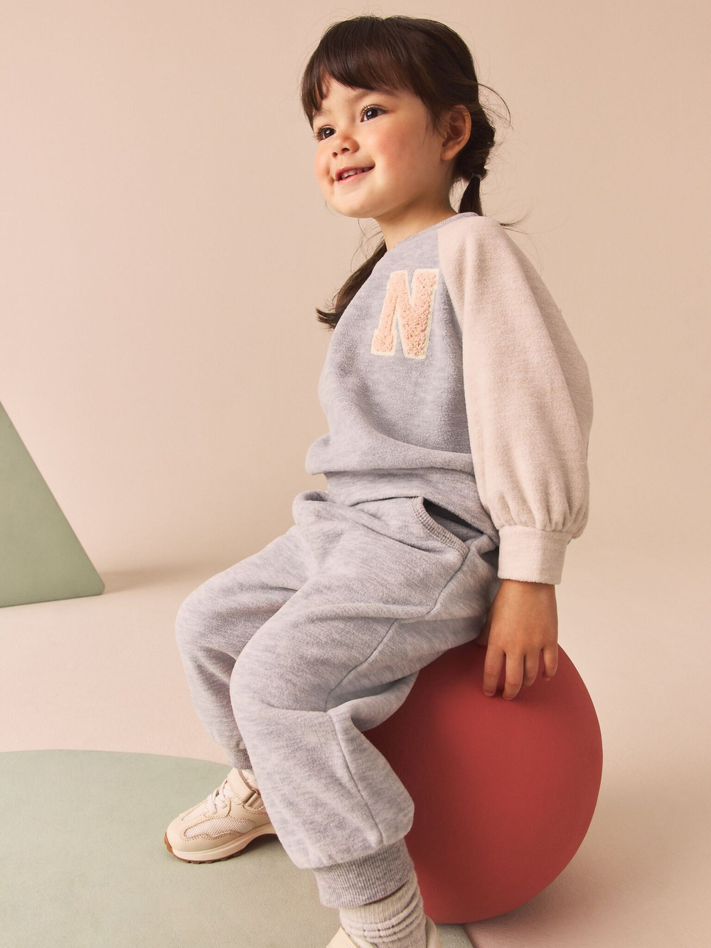 Толстовка и джоггеры в комплекте для девочки Next B77-241, Серый, Кремовый