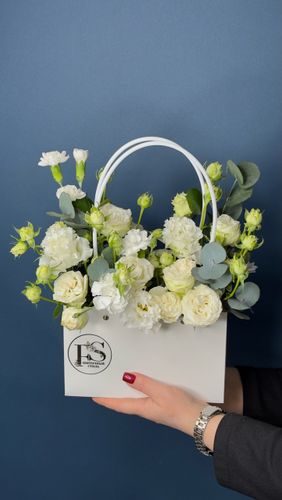 Букеты в наличии, доставка от 30 мин