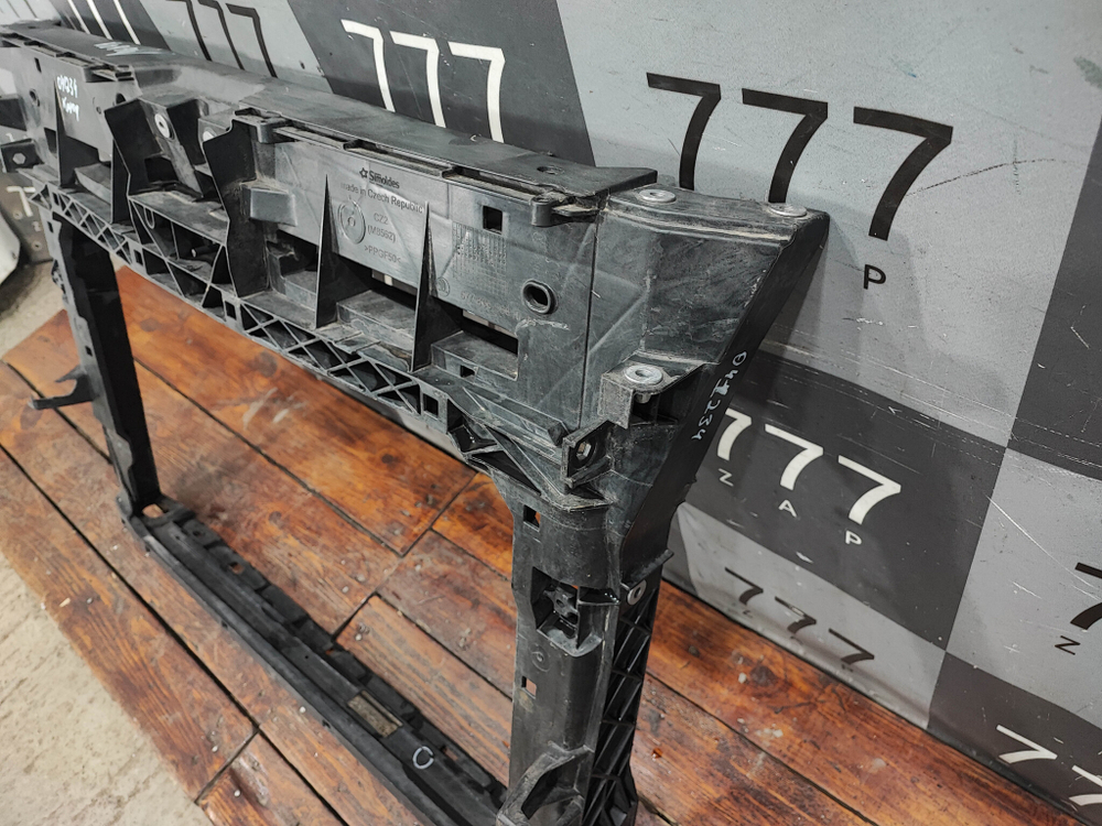 Панель передняя (телевизор) Skoda Karoq 17-нв Б/У Оригинал 57A805588H