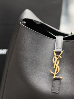 Saint Laurent Large Le 5 A 7 Supple 31 cm