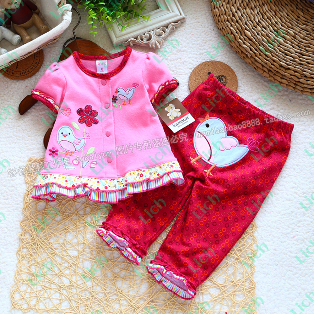 Костюм для девочки с вышивкой и аппликацией птички