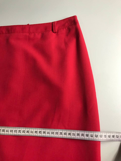 Юбка Dress Code яркого цвета, визуально на 40 размер