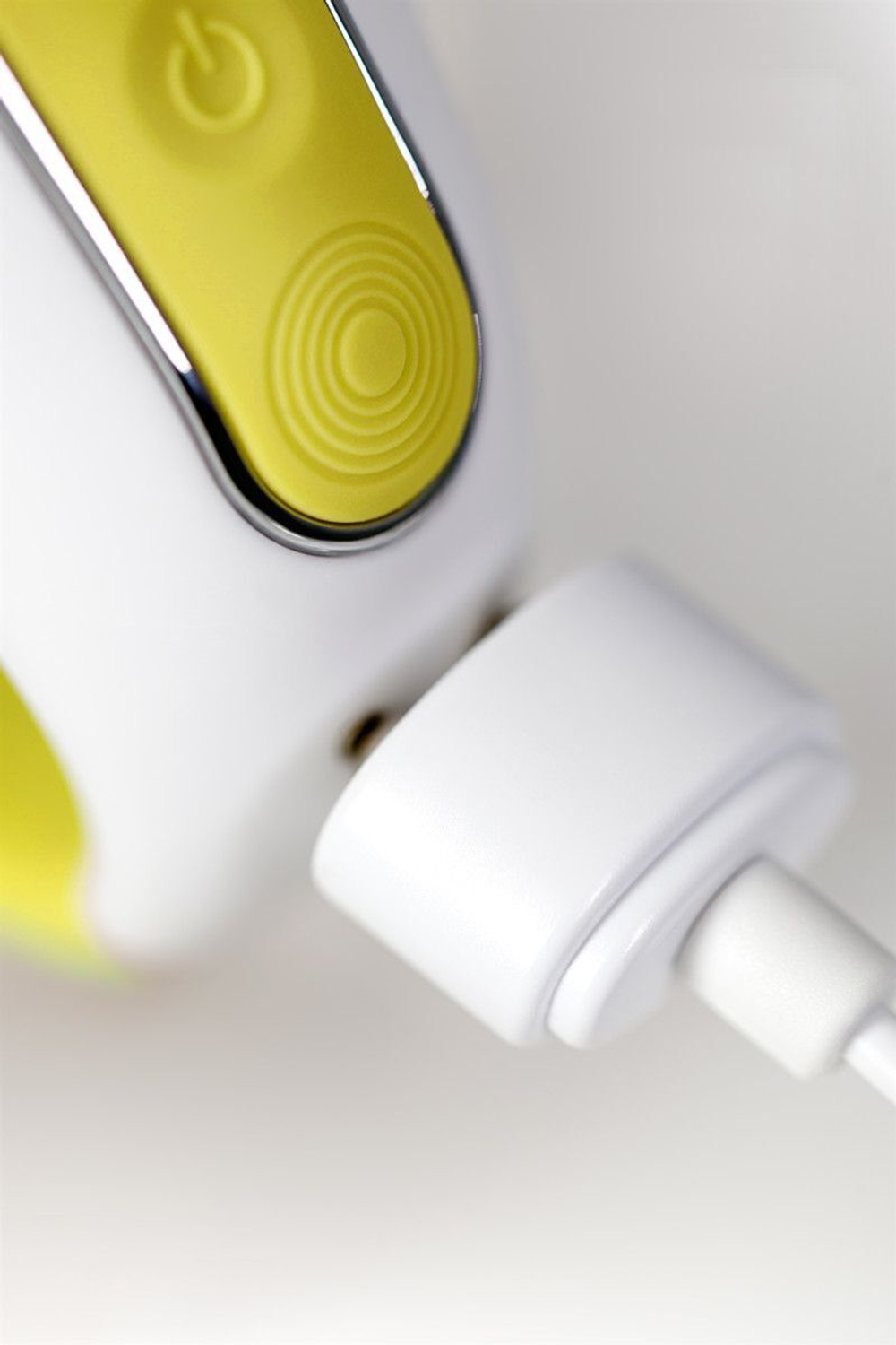 Жёлтый вибратор Satisfyer Yummy Sunshine - 22,5 см. (Цвет: желтый)