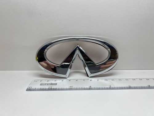 HH-209 / Логотип (шильдик, надпись, эмблема) "Infiniti" 12см для крышки багажника / решетки радиатора / капота