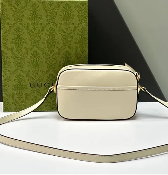 Маленькая сумка на плечо Gucci Horsebit 1955 белый