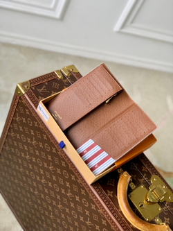 Louis Vuitton Brazza Wallet