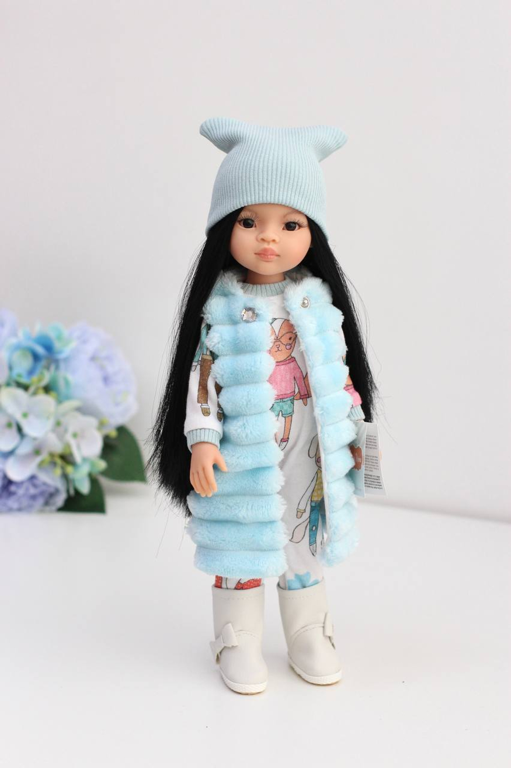 Паола с волосами до колен в наряде, пижама в комплекте (Обувь может отличаться от фото)